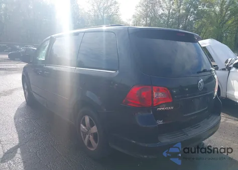 2011 Volkswagen Routan Se z USA, uszkodzony, nr VIN 2V4RW3DG3BR717246